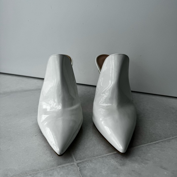 GIANVITO ROSSI PATENT LEATHER MULES - Picture 5 of 10